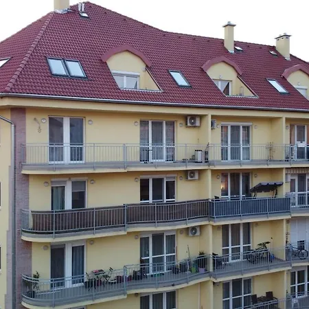 Krisztina Apartman Duna Garden Dunakeszi Exterior photo
